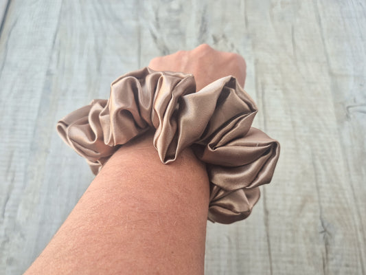 XL Satin Scrunchie – Light Brown (Autumn Collection)