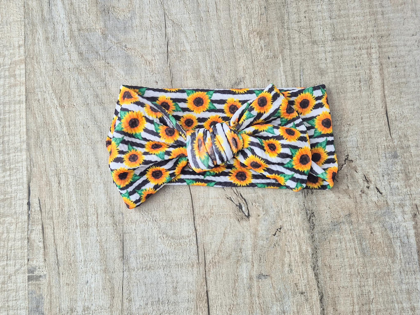 Girls Handmade Summer Shorts + Matching Hair bow, Bummies & Bow, Sunflower print baby girl-toddler size, Kids clothing, New Baby Shower gift