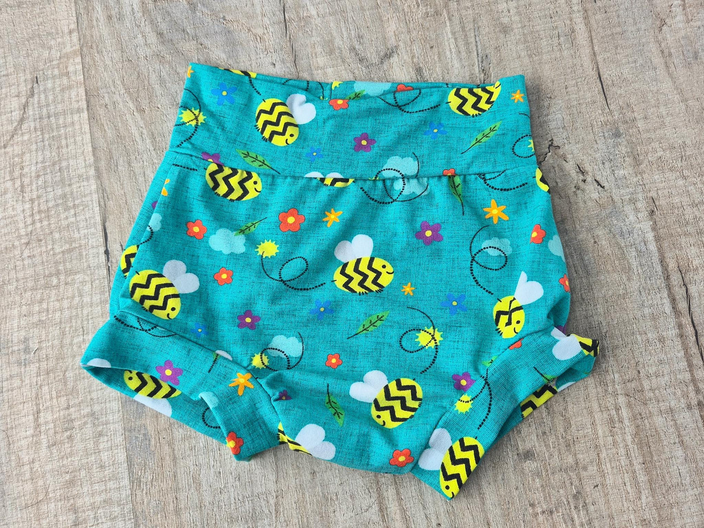 Girls Handmade Summer Shorts + Matching Hair bow, Bummies & Bow, Bee print baby girl-toddler size, Kids clothing, New Baby Shower gift.