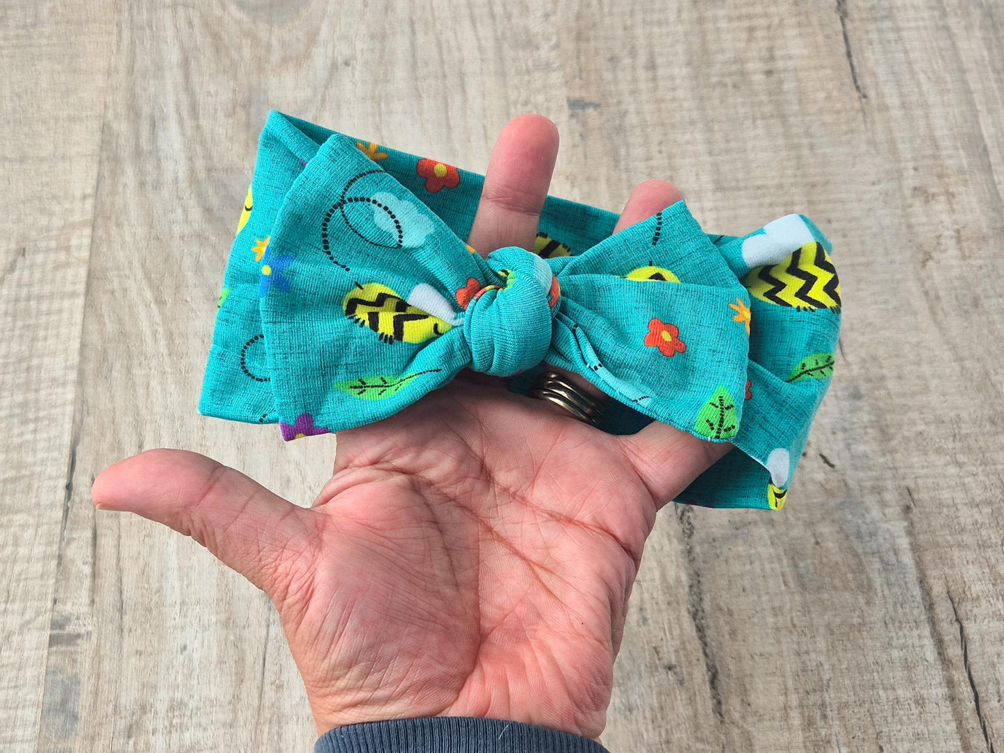 Girls Handmade Summer Shorts + Matching Hair bow, Bummies & Bow, Bee print baby girl-toddler size, Kids clothing, New Baby Shower gift.