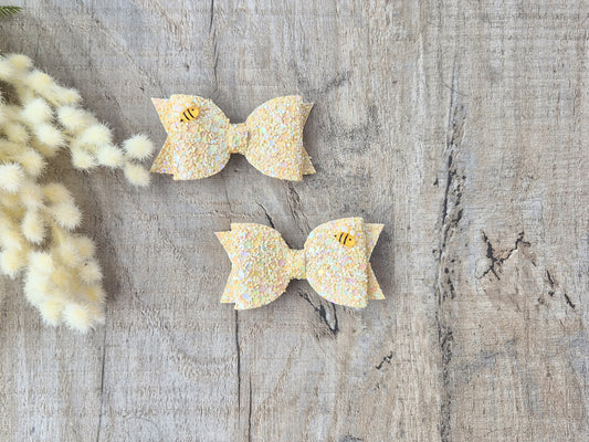 Cute Bees Pigtail Hair Bows Set, 2x small hair bows.
