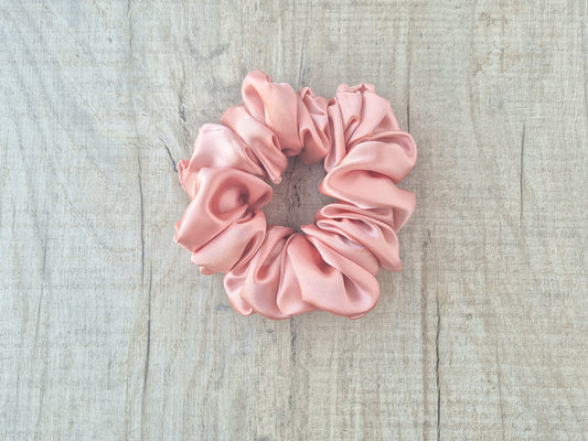 XL Satin Scrunchie – Dusky Pink (Autumn Collection)