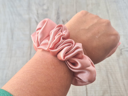 Satin Scrunchie – Dusky Pink (Autumn Collection)