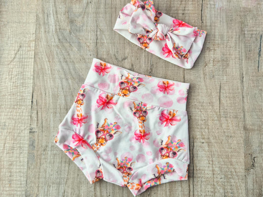 Girls Handmade Summer Shorts + Matching Hair bow, Bummies & Bow, Giraffe print baby girl-toddler size, Kids clothing, New Baby Shower gift.